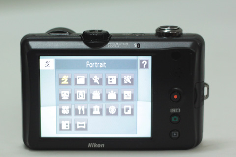 Review: Nikon Coolpix S1100pj