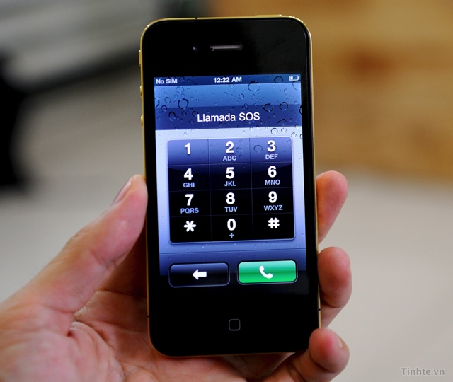 I Phone 4 được mạ vàng 235_Tren-tay-iPhone-4-ma-vang