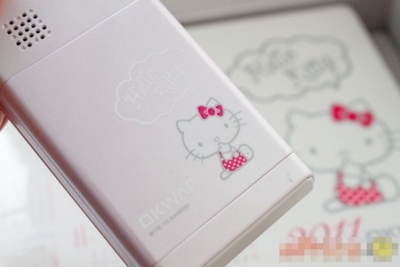 Cực ấn tượng với nàng mèo OKWAP A730 Hello Kitty