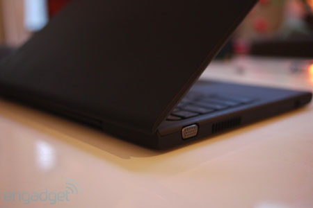 Đập hộp laptop đầu tiên của Google Đập hộp laptop đầu tiên của Google