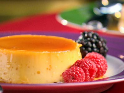 Làm bánh flan thơm ngon trong lò vi sóng