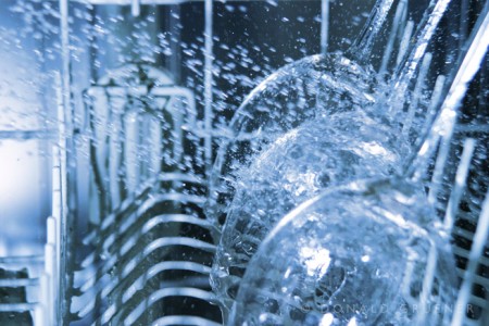 Những điều cần biết khi mua máy rửa chén