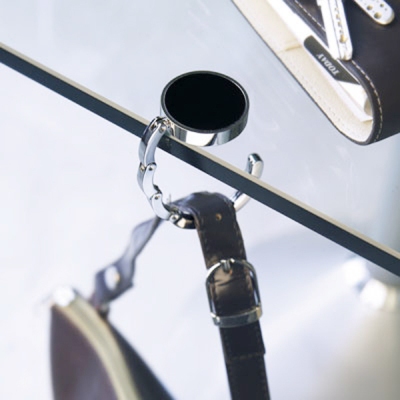 Móc áo đúng cách