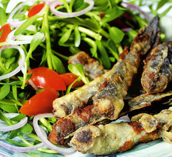 Nấu ăn: Cá kèo trộn rau đắng
