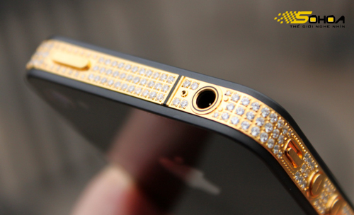 iPhone 4 mạ v&agrave;ng đ&iacute;nh đ&aacute; Swarovski