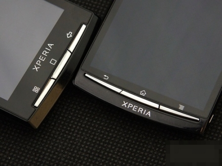 So sánh bộ đôi huyền thoại nổi nhất Sony Ericsson