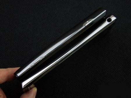 So sánh bộ đôi huyền thoại nổi nhất Sony Ericsson