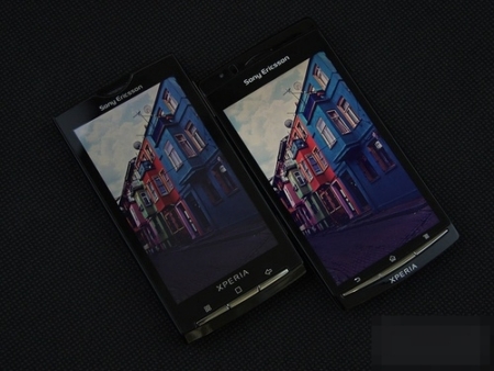 So sánh bộ đôi huyền thoại nổi nhất Sony Ericsson