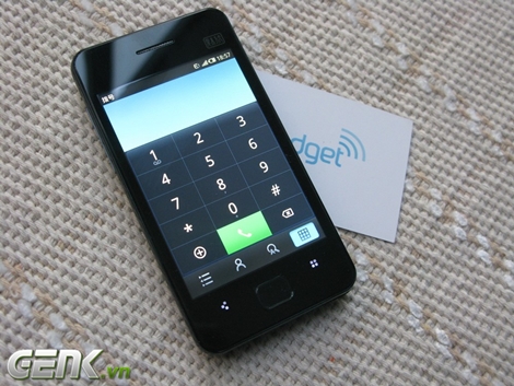 Top 8 di động không xấu xí nhưng thích gây sự chú ý