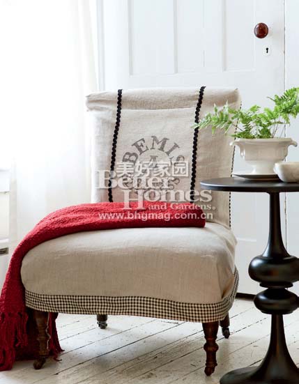 Nhà đẹp với màu đỏ và trắng