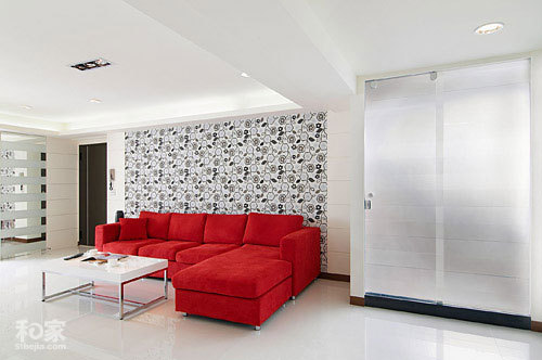 Nhà đẹp với màu đỏ và trắng