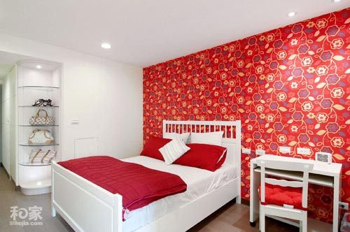 Nhà đẹp với màu đỏ và trắng