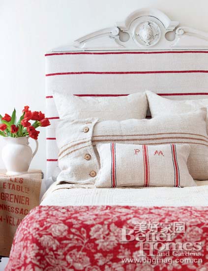 Nhà đẹp với màu đỏ và trắng