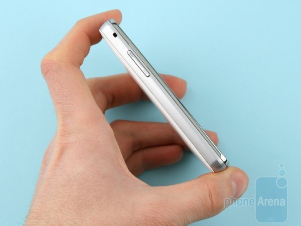 Điện thoại cảm ứng giá rẻ Samsung STAR II