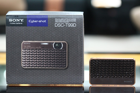 Cận cảnh Sony Cybershot T99D: Cách tân trong thiết kế