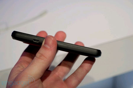 Ngắm ảnh thực tế “siêu phẩm” HTC EVO 3D