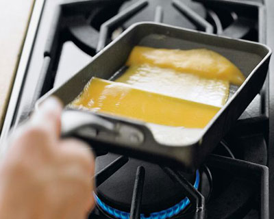 Chảo vuông cho món trứng cuộn thơm ngon