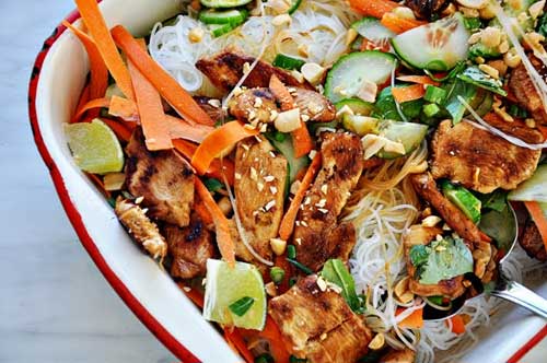 Nấu ăn: Nộm miến gà kiểu Thái chua ngọt dễ ăn Nấu ăn: Nộm miến gà kiểu Thái chua ngọt dễ ăn