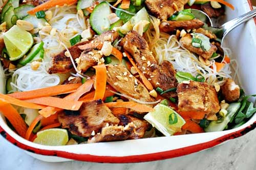 Nấu ăn: Nộm miến gà kiểu Thái chua ngọt dễ ăn Nấu ăn: Nộm miến gà kiểu Thái chua ngọt dễ ăn