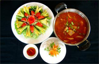 Nấu ăn: Lẩu gà chua cay