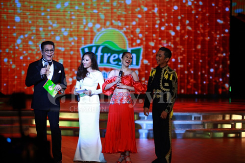 Thủy Tiên khoe vòng 3 - Vũ Thu Phương 