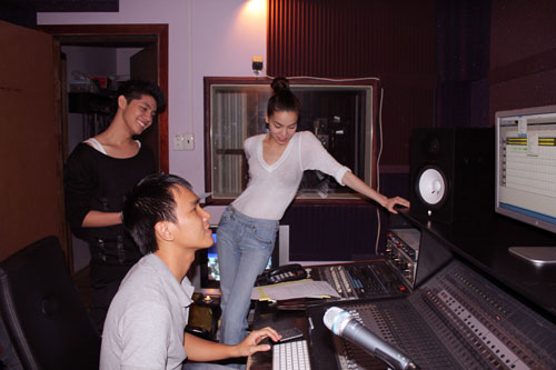 Hồ Ngọc Hà tươi tắn bên Noo Phước Thịnh Hồ Ngọc Hà tươi tắn bên Noo Phước Thịnh