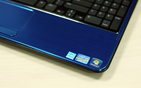 Dell Inspiron phá cách với khả năng 'lột vỏ'