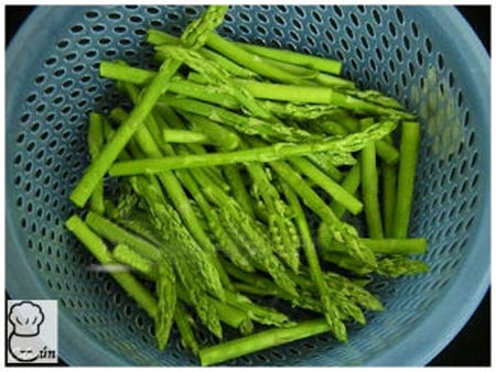 Nấu ăn: Măng tây xào thịt heo