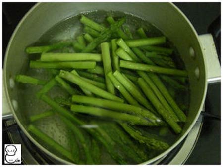 Nấu ăn: Măng tây xào thịt heo