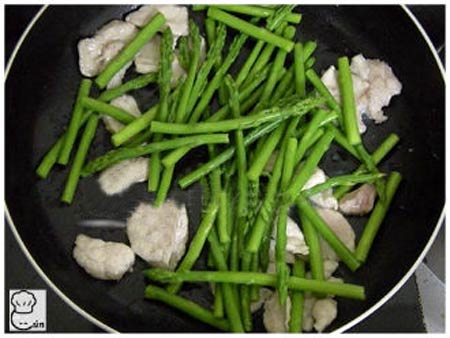 Nấu ăn: Măng tây xào thịt heo