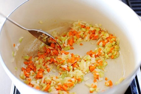 Nấu ăn: Ấm bụng món súp bông cải trắng