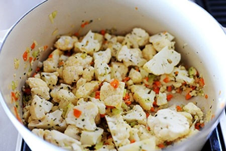 Nấu ăn: Ấm bụng món súp bông cải trắng