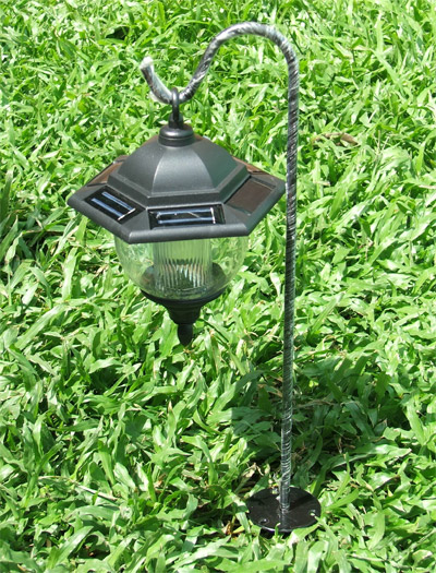 Vườn xinh với đèn năng lượng mặt trời