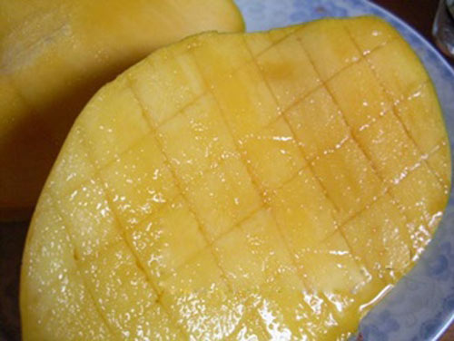 Nấu ăn: Tự tay làm sinh tố xoài thơm ngon