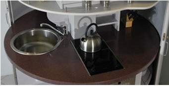 Căn bếp xoay tiết kiệm diện tích