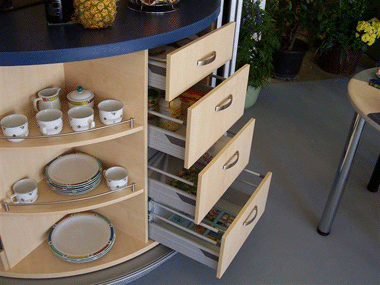 Căn bếp xoay tiết kiệm diện tích