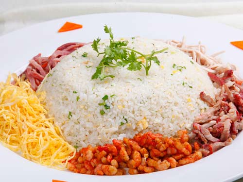 Nấu ăn: Cơm chiên chả lụa