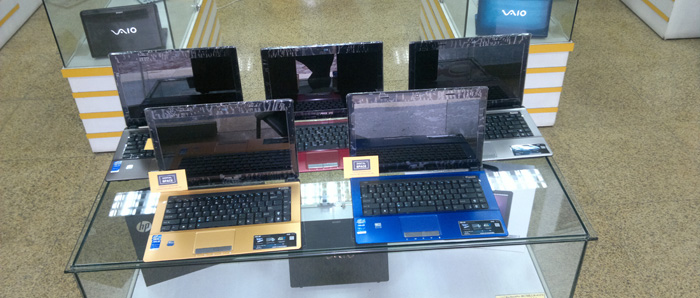 Asus K43 Series: Đa sắc m&agrave;u - đa c&aacute; t&iacute;nh.