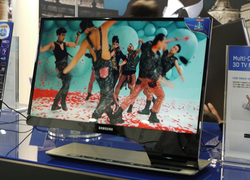 Samsung SyncMaster SA950 series với kiểu dáng thiết kế lạ mắt.