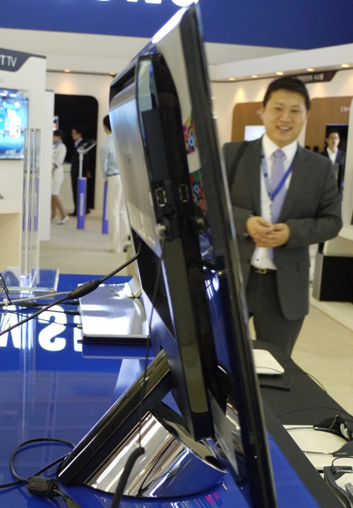 Tuy nhiên các tính năng, công nghệ hình ảnh vẫn tương tự như 950 series.