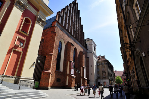 Lặng lẽ thành cổ Warszawa