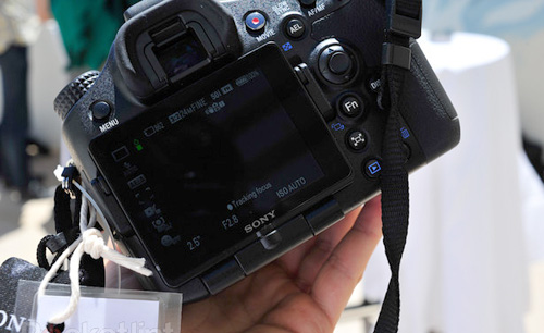 Ngắm Sony Alpha SLT-A77