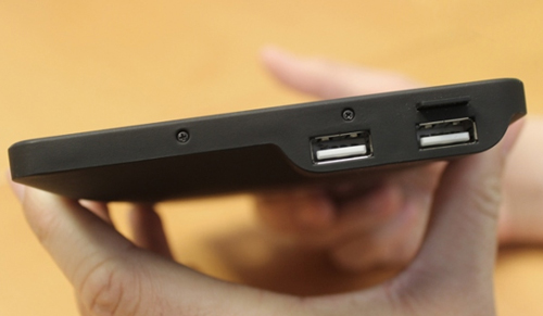 Trên tay máy tính bảng Aakash 35 USD