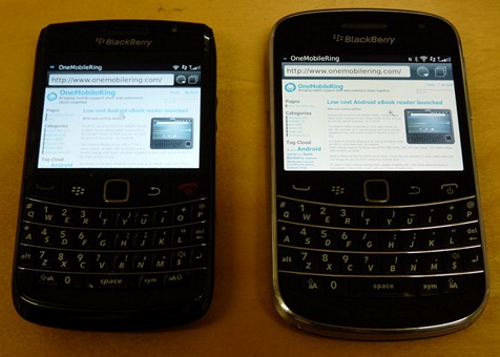 BlackBerry 9360 bên cạnh Bold 9900 (từ trái sang).