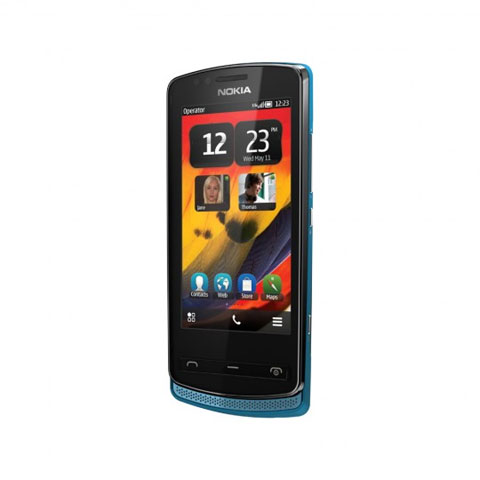 Nokia 700 với thiết kế gọn.