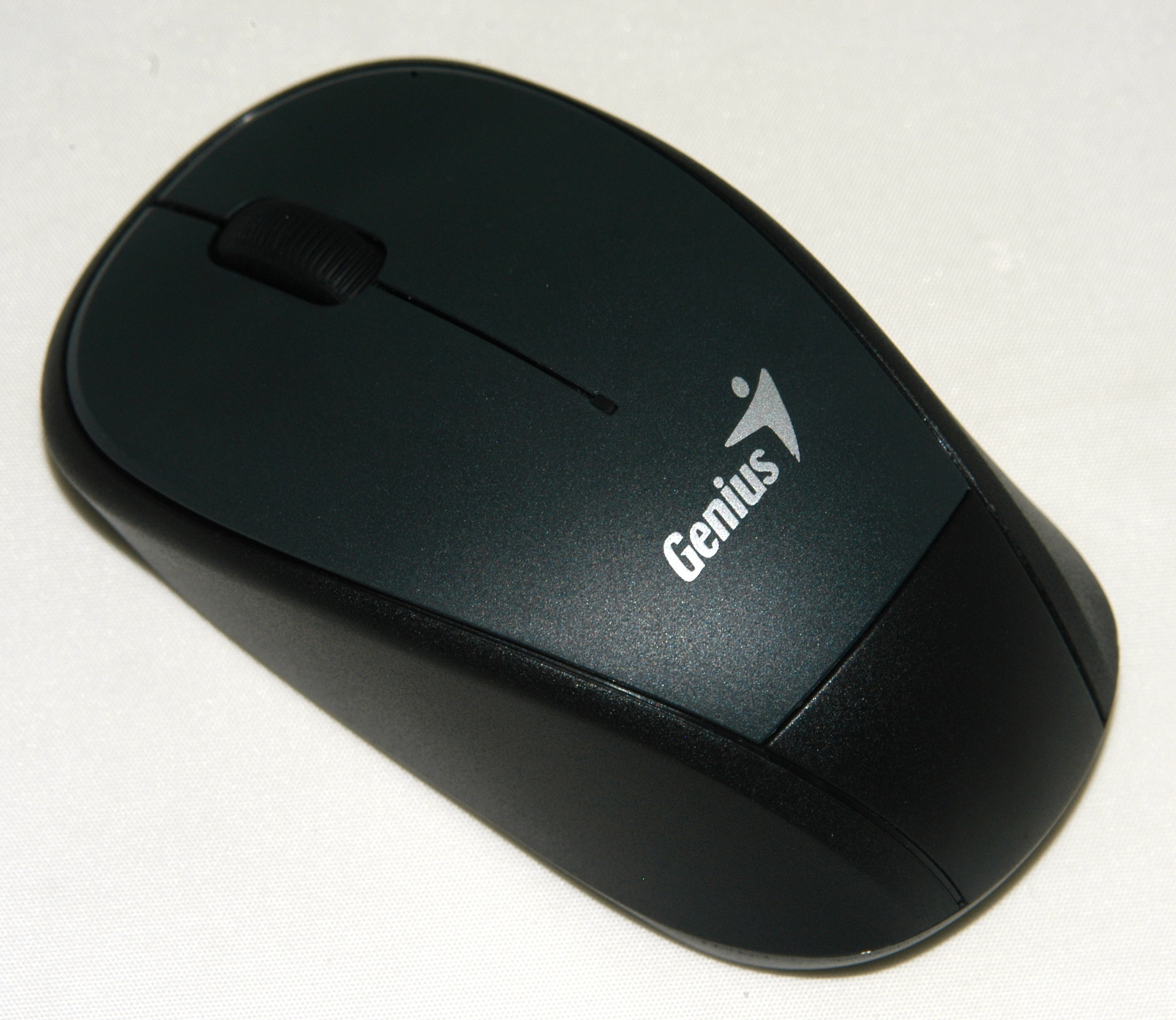 Bộ chuột và bàn phím Genius SlimStar 8000