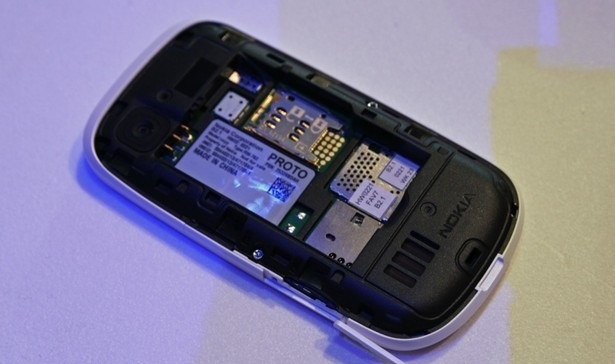 nokia-asha-200-201-300-303-pictures-2