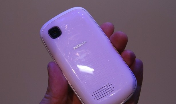 nokia-asha-200-201-300-303-pictures-12