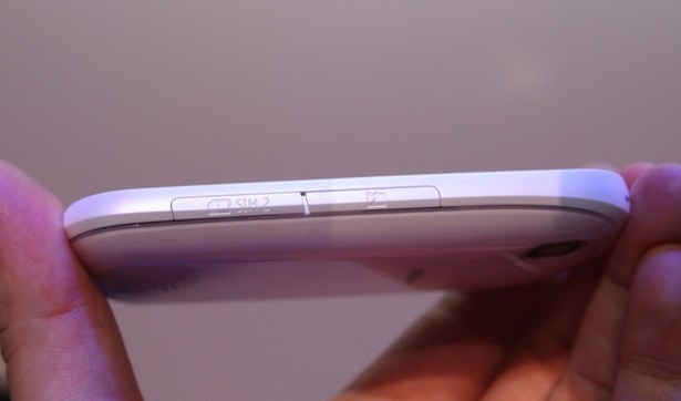 nokia-asha-200-201-300-303-pictures-15