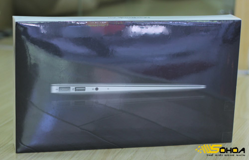 Hộp đựng MacBook Air 2011 d&agrave;i nhưng mỏng, thiết kế theo phong c&aacute;ch gần đ&acirc;y của Apple.